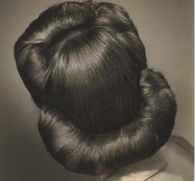 roxiejanehunt | The Hair Rat. A spooky yet awesome vintage hairstyling trick